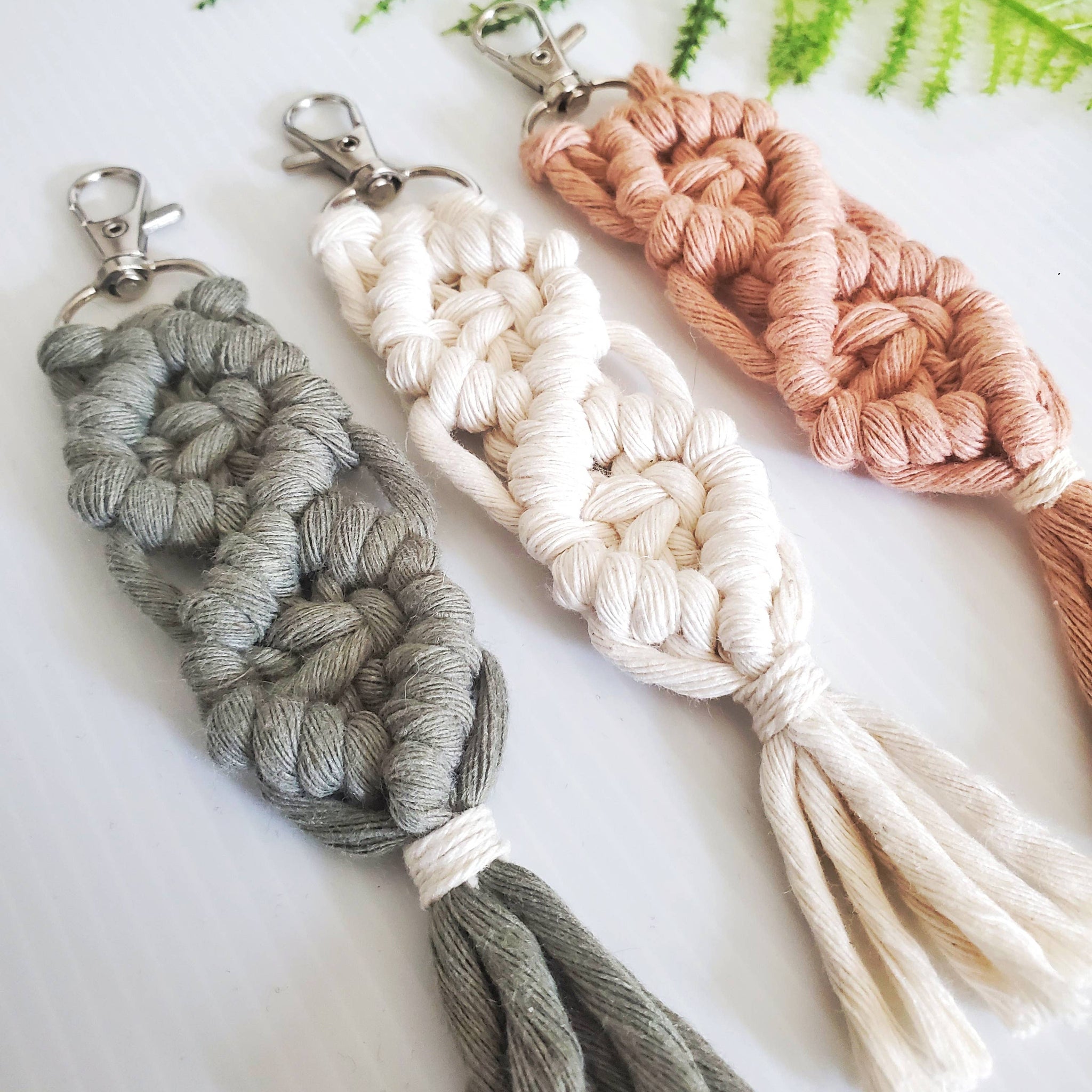 Cord + Quartz - Macrame Keychains. Handmade and 100% cotton: Pink