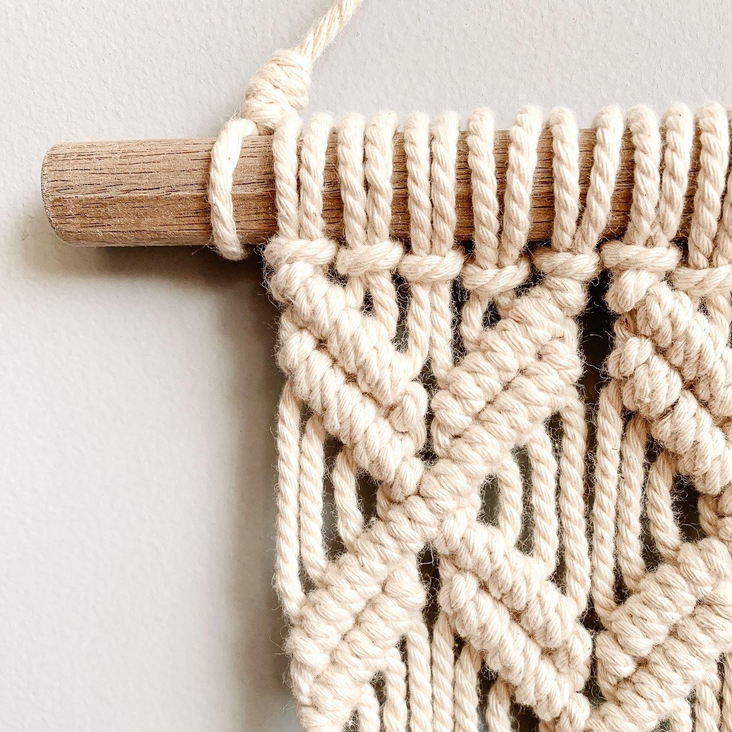 Eco-friendly Macrame Mail Pocket Organizer