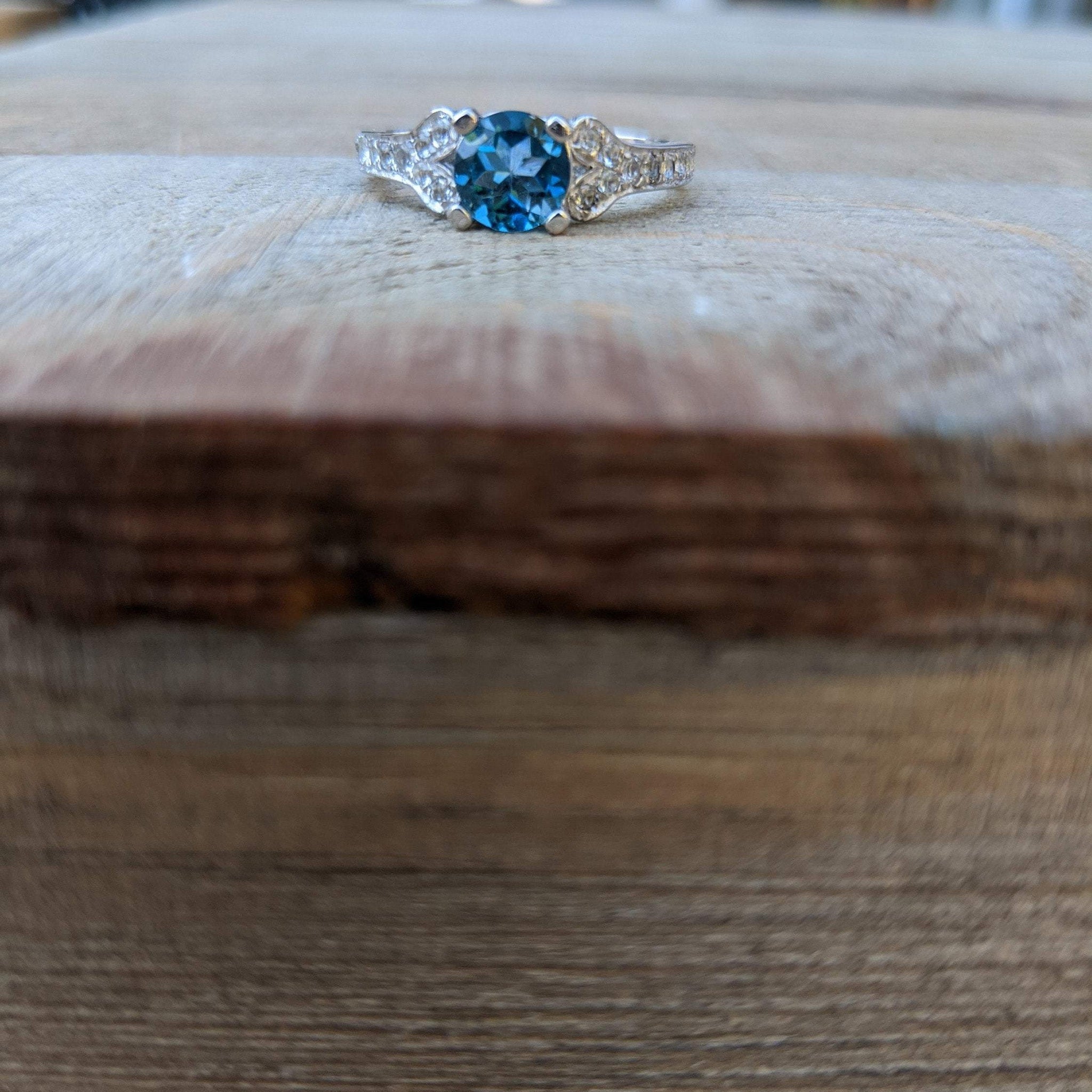 Solitair Dainty Ring, London Blue Topaz, CZ