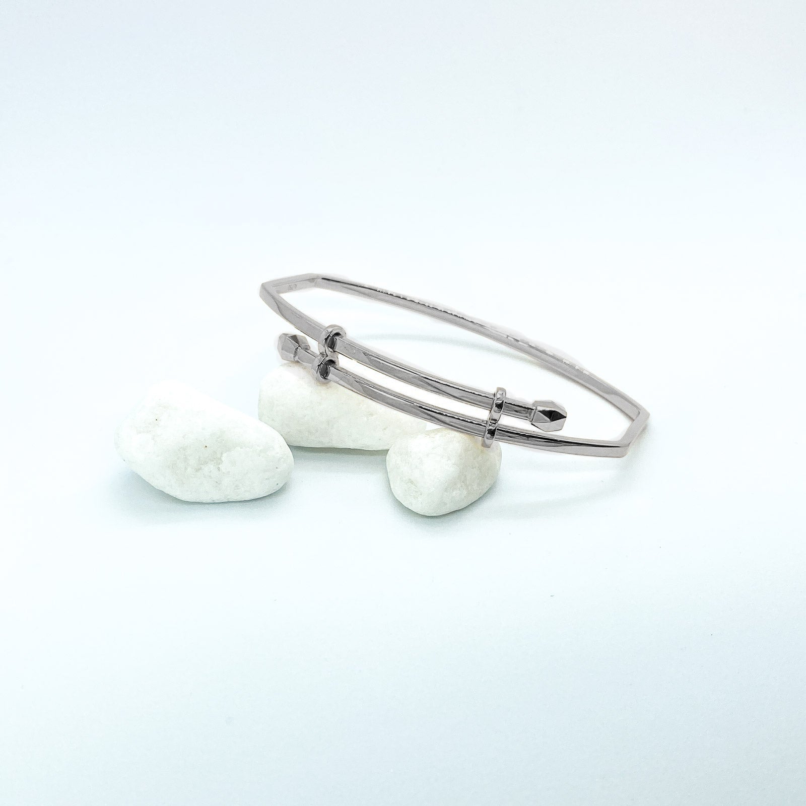 18K White Gold Bangle Bracelet | Reminisce